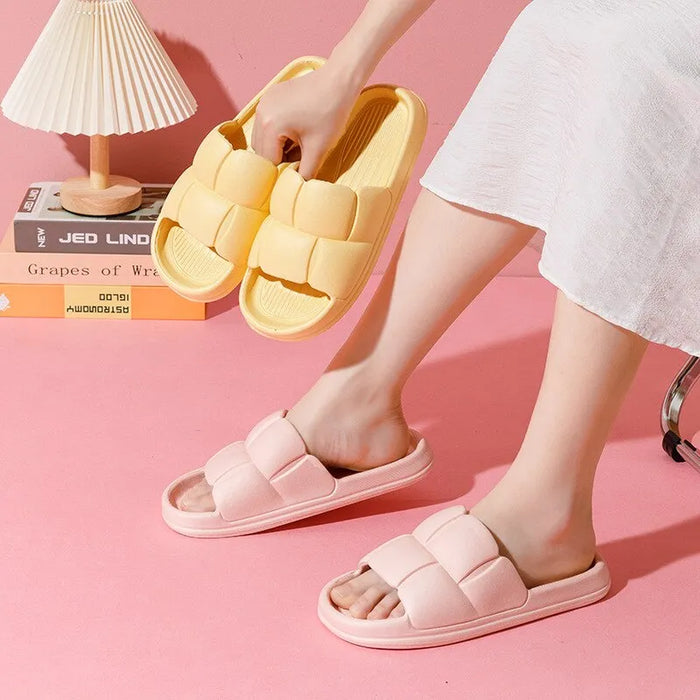 1PC Thick Flat Bottom Bathroom Home Slippers Fashion Soft Sole EVA Indoor Lady Sandals 2023 Summer Non Slip Flip Flops